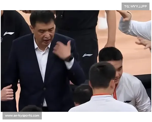 闵鹿蕾卸任北控男篮主帅 助理教练接替重担迎新挑战 闵鹿蕾卸任北控男篮主帅 助理教练接替重担迎新挑战